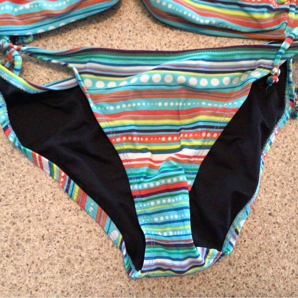 Bikini - Picture 7 of 8